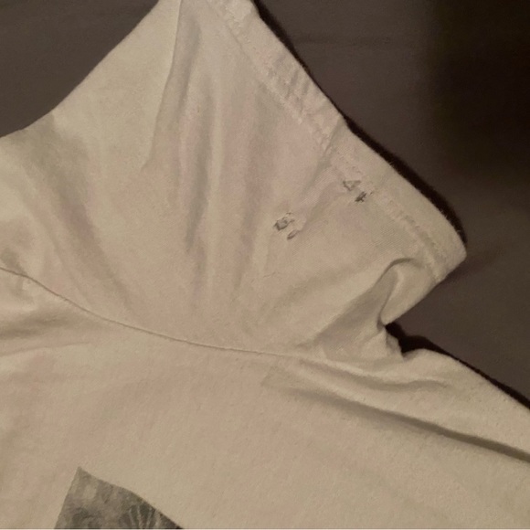 Taylor Swift Rookie of The Year Concert Tee - Picture 2 of 2